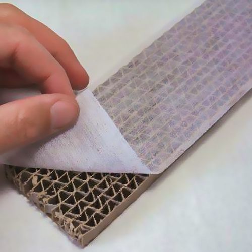 Nützlingseinsatz mittels aus Waben ausgestreuten Nützlingen